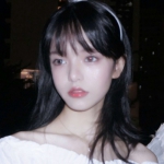 漂亮的同一张人的高清女生头像图片