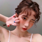 漂亮五官精致的高清女生头像图片