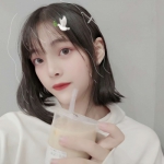 漂亮的同一个女生自拍高清头像图片