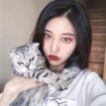 抱猫高清好看的个性女头像图片