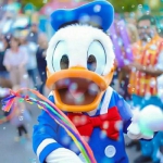 真人扮的可爱唐老鸭高清头像图片