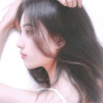 女生高清唯美温柔的侧颜头像图片