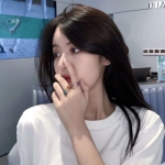 2023好看高清的ins女生QQ头像图片