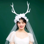 唯美清新有鹿角的森系高清女头图片