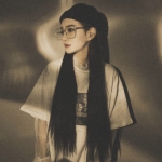 时尚好看复古滤镜的现代高清女头图片