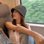 真实普通的生活女高清头像图片
