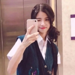 清新高清拿手机自拍的女头