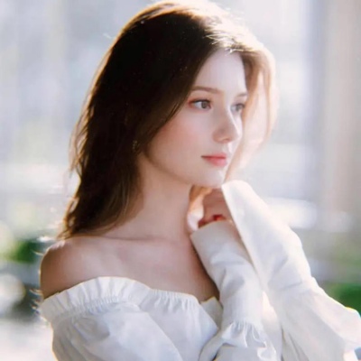 2023好看高清的头像女生简单气质欧美范图片(图14)