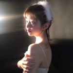 2023高清好看玩网女头干净点的图片