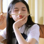 真人高清青春活泼可爱的头像女图片