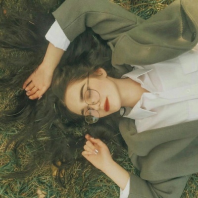 2023高清欧美好看的网络微信女神头像图片(图15)