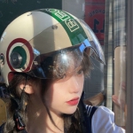 戴摩托车头盔的女头高清图片
