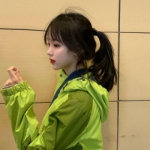 真人高清穿绿色衣服的女头图片精选