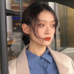 2023青春妙龄的时尚女生头像图片