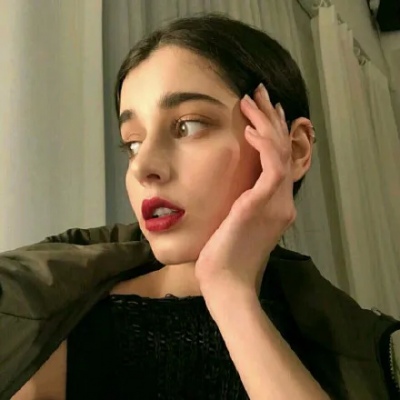 2023高清外国好看的女生气质头像图片(图2)