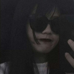 微信高清有个性的暗色系女头图片