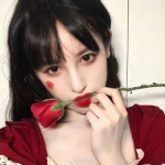 2024网上最火的真人头像女