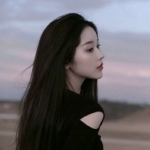 微信高清漂亮的黑色气质女头图片