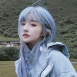 真人单人好看高清又小众的女头图片