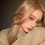 2022年女生超火头像QQ图片,掀裙迷人情