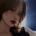 真人好看高清的丧系QQ女头图片