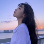 2022年女生干净的微信头像图片