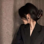 2023年最流行的女生微信头像图片