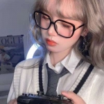 2023年适合高级新潮女生用的头像图片