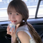 2023年最流行的微信头像图片女