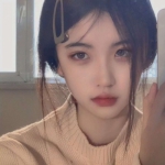 2023女生正脸头像图片