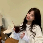 2023最火QQ女头真人图片