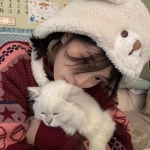 2023年超火超酷可爱的女生真人头像