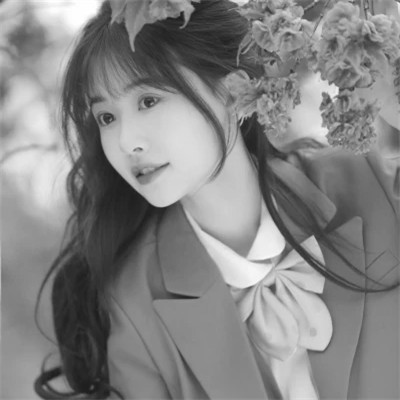 美丽漂亮小姐姐黑白头像图片(图45)