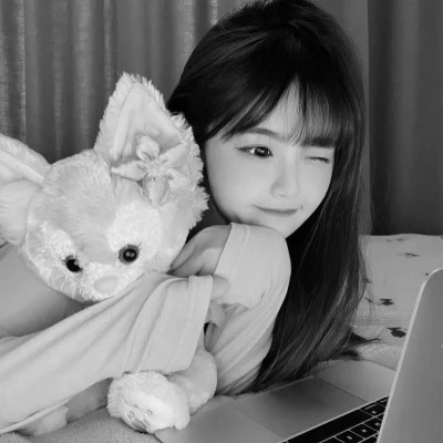 美丽漂亮小姐姐黑白头像图片(图51)