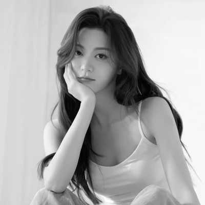 美丽漂亮小姐姐黑白头像图片(图73)