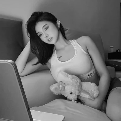 美丽漂亮小姐姐黑白头像图片(图52)