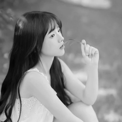 美丽漂亮小姐姐黑白头像图片(图63)