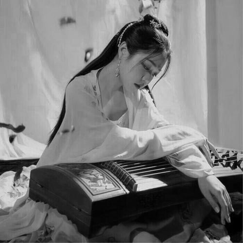 女生好看高清黑白古风头像图片(图107)