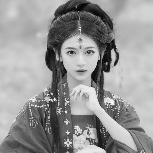 女生好看高清黑白古风头像图片(图78)