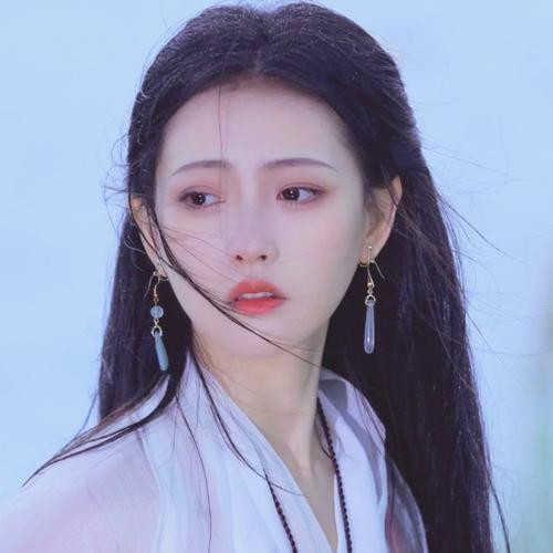 火爆全网的2024古风女生头像图片(图76)