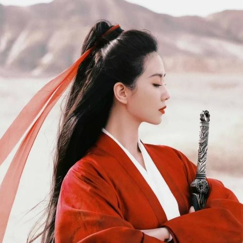 火爆全网的2024古风女生头像图片(图93)