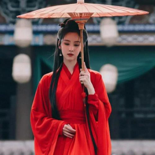 火爆全网的2024古风女生头像图片(图71)