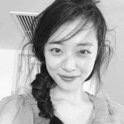 真人黑白少女风头像图片(图95)