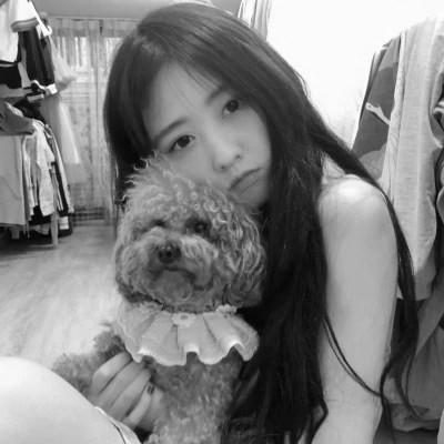 真人黑白少女风头像图片(图93)