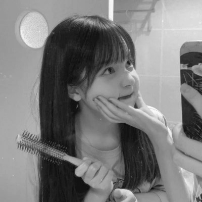 真人黑白少女风头像图片(图124)