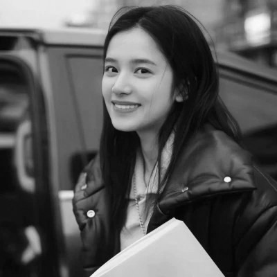 真人黑白少女风头像图片(图84)