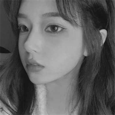 真人黑白少女风头像图片(图142)