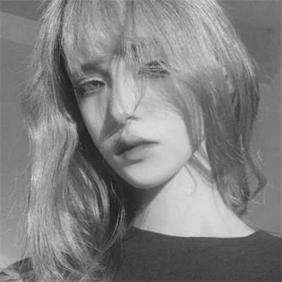 真人黑白少女风头像图片(图117)