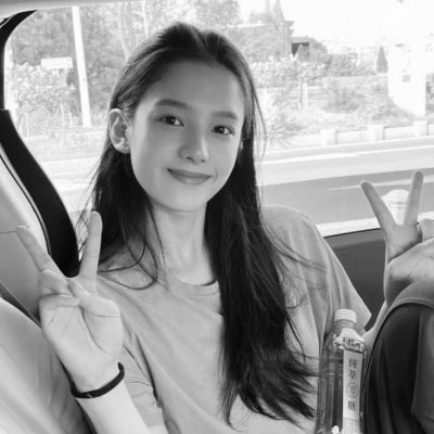 真人黑白少女风头像图片(图80)