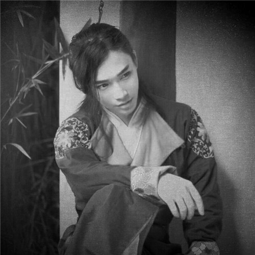 黑白古风男生头像(图73)